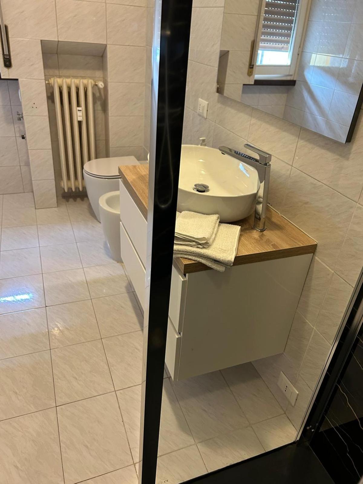 Bed Station -Self Check In- Bed and Breakfast Bergamo Exteriör bild
