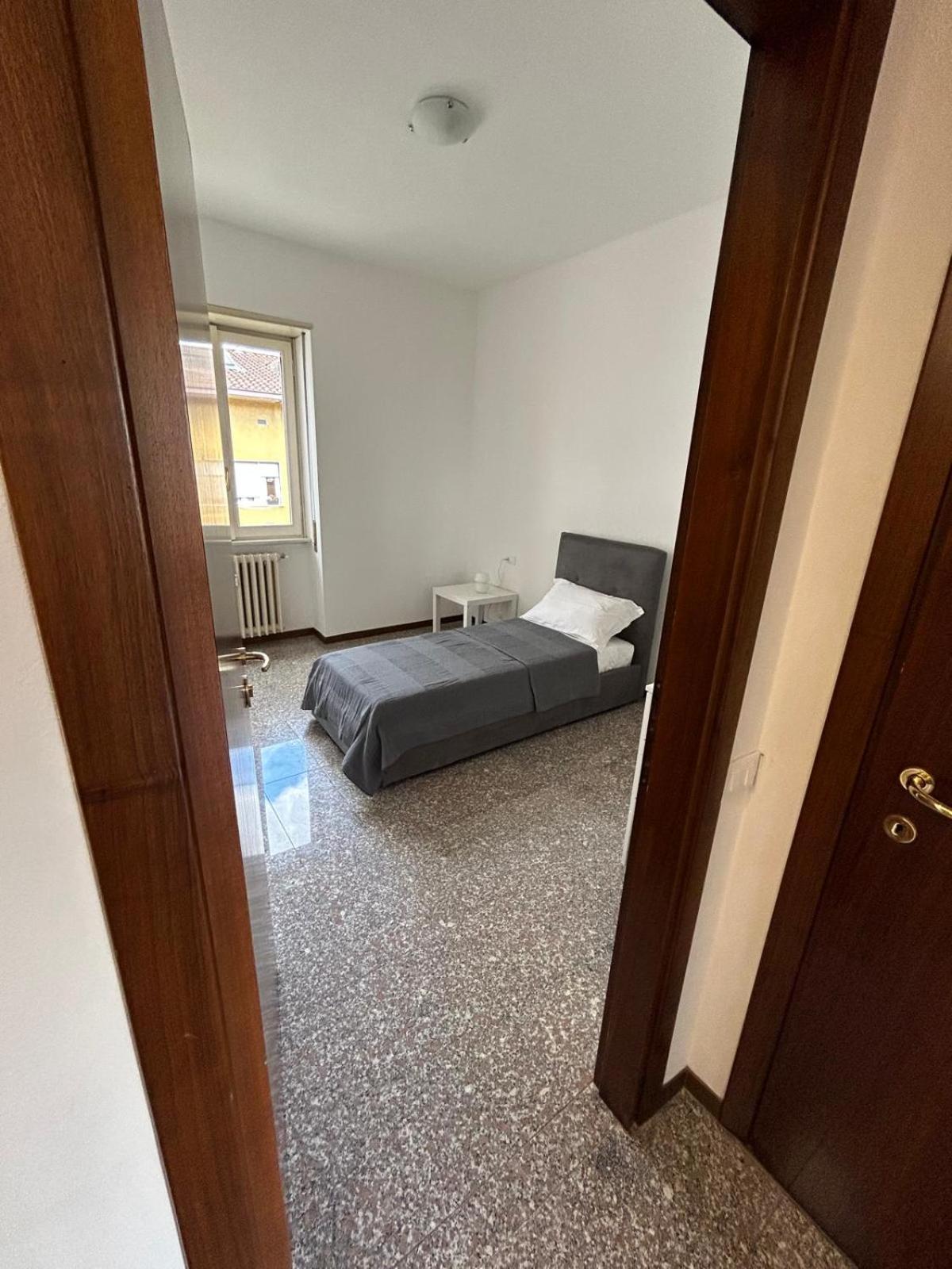 Bed Station -Self Check In- Bed and Breakfast Bergamo Exteriör bild